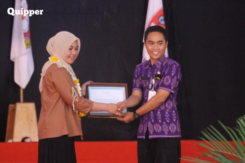 Inisiasikan Kelas Digital, Seorang Guru Ditunjuk Gubernur Melatih Guru se-Bali