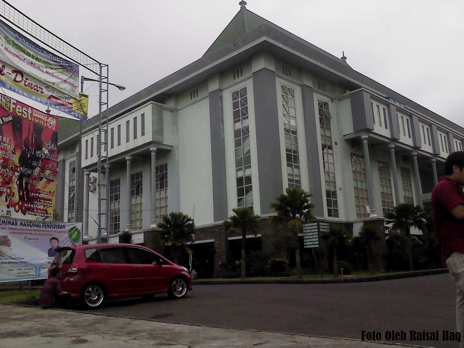 Gambar 1 Perpustakaan UIN  Malang