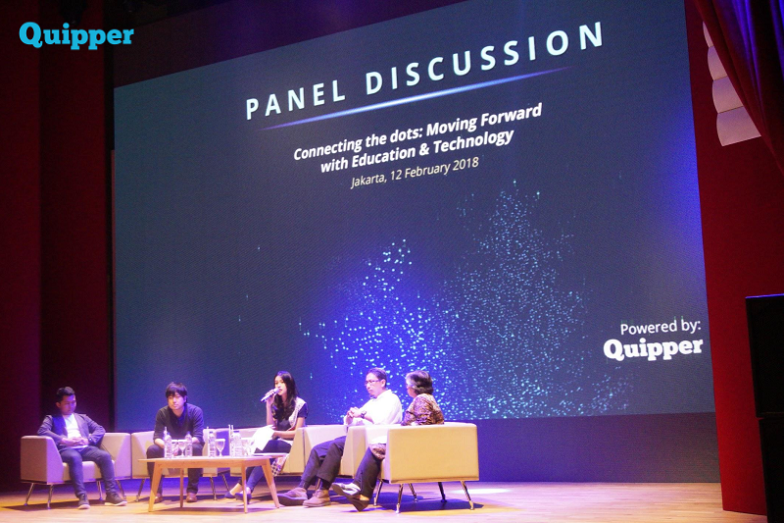 Membahas Perkembangan Teknologi di Bidang Pendidikan Indonesia Melalui Diskusi Panel