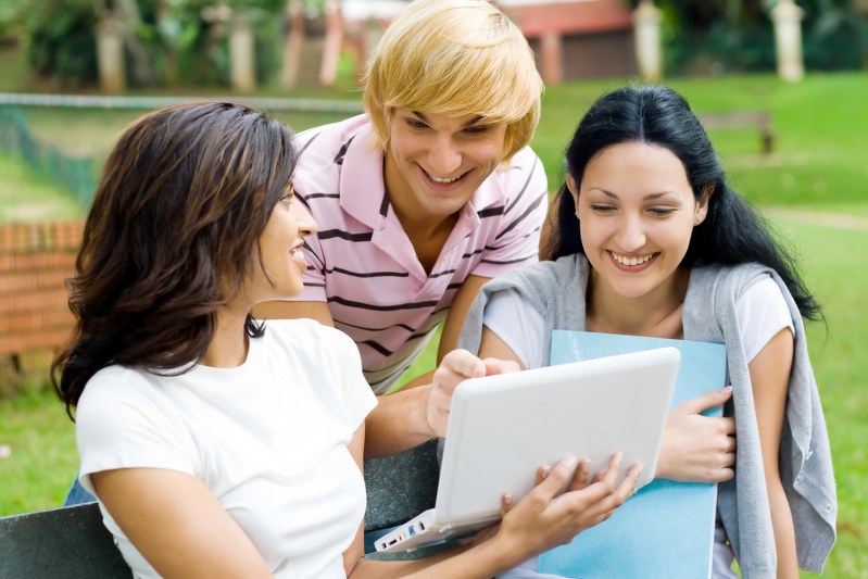 Informasi Penting dan Keuntungan Belajar Online