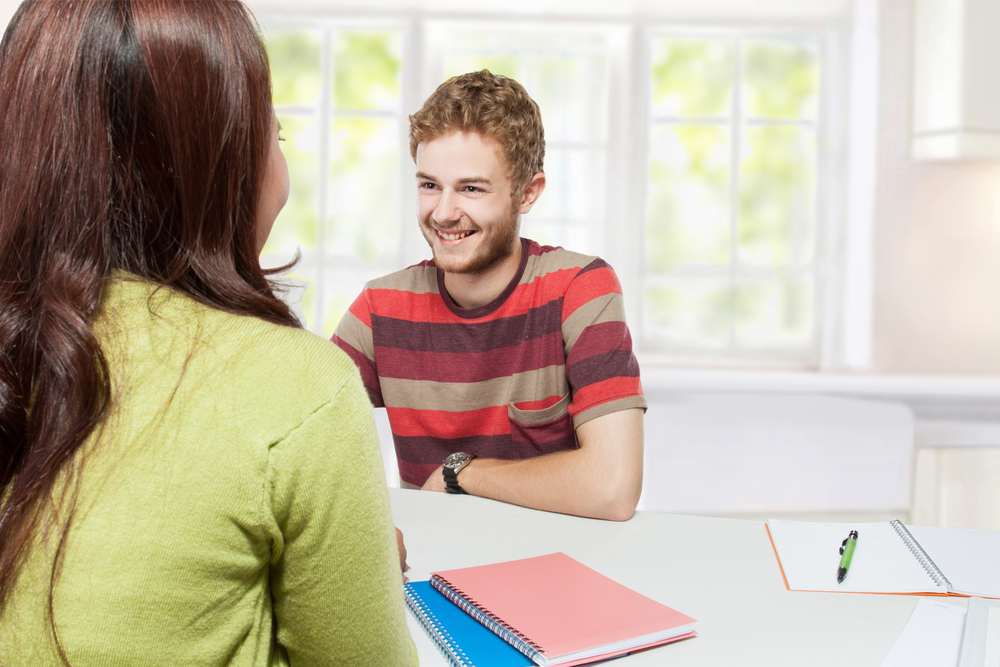 Yakin Nggak Mau Ikut Bimbel? Yuk Intip Perkembangan Program Bimbingan Belajar dari Tahun ke Tahun! 