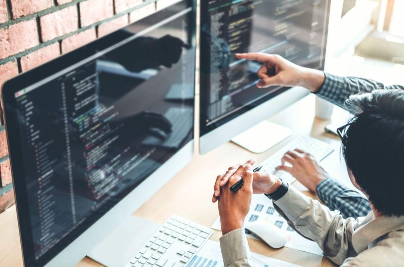 Menjadi Full Stack Developer : Apa Itu dan Bagaimana Caranya?